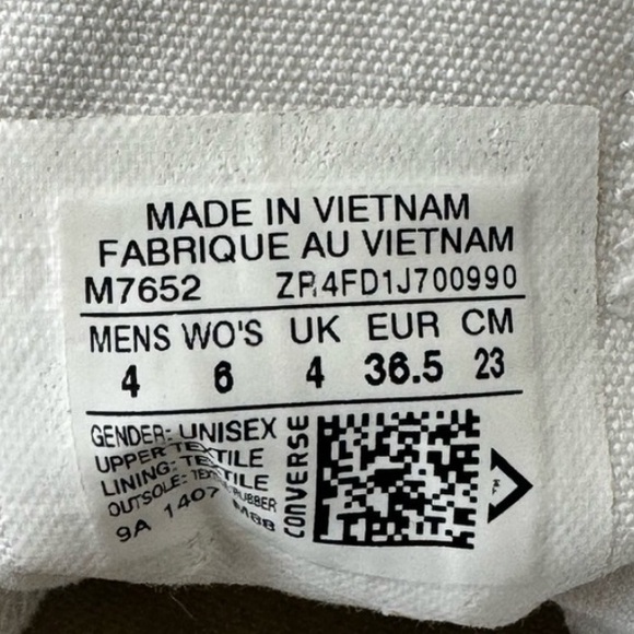 Converse low top - women’s size 6 sneakers - Picture 5 of 5